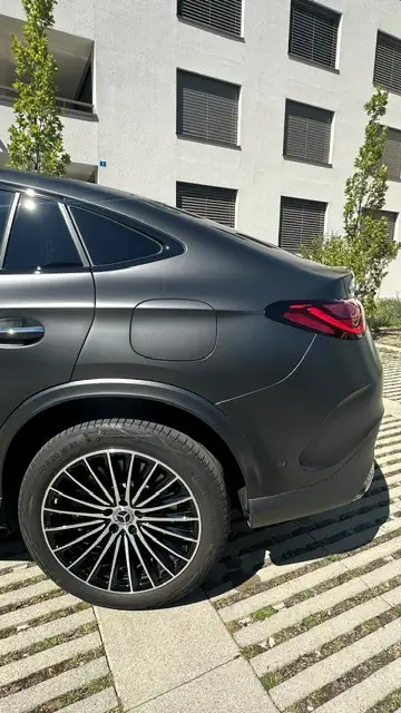 Mercedes-Benz GLC 400 E 4MATIC — SUV hybride rechargeable premium, 6000 km seulement — Miniatur 7
