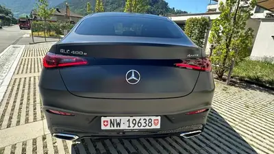 Mercedes-Benz GLC 400 E 4MATIC — SUV hybride rechargeable premium, 6000 km seulement — Miniatur 9