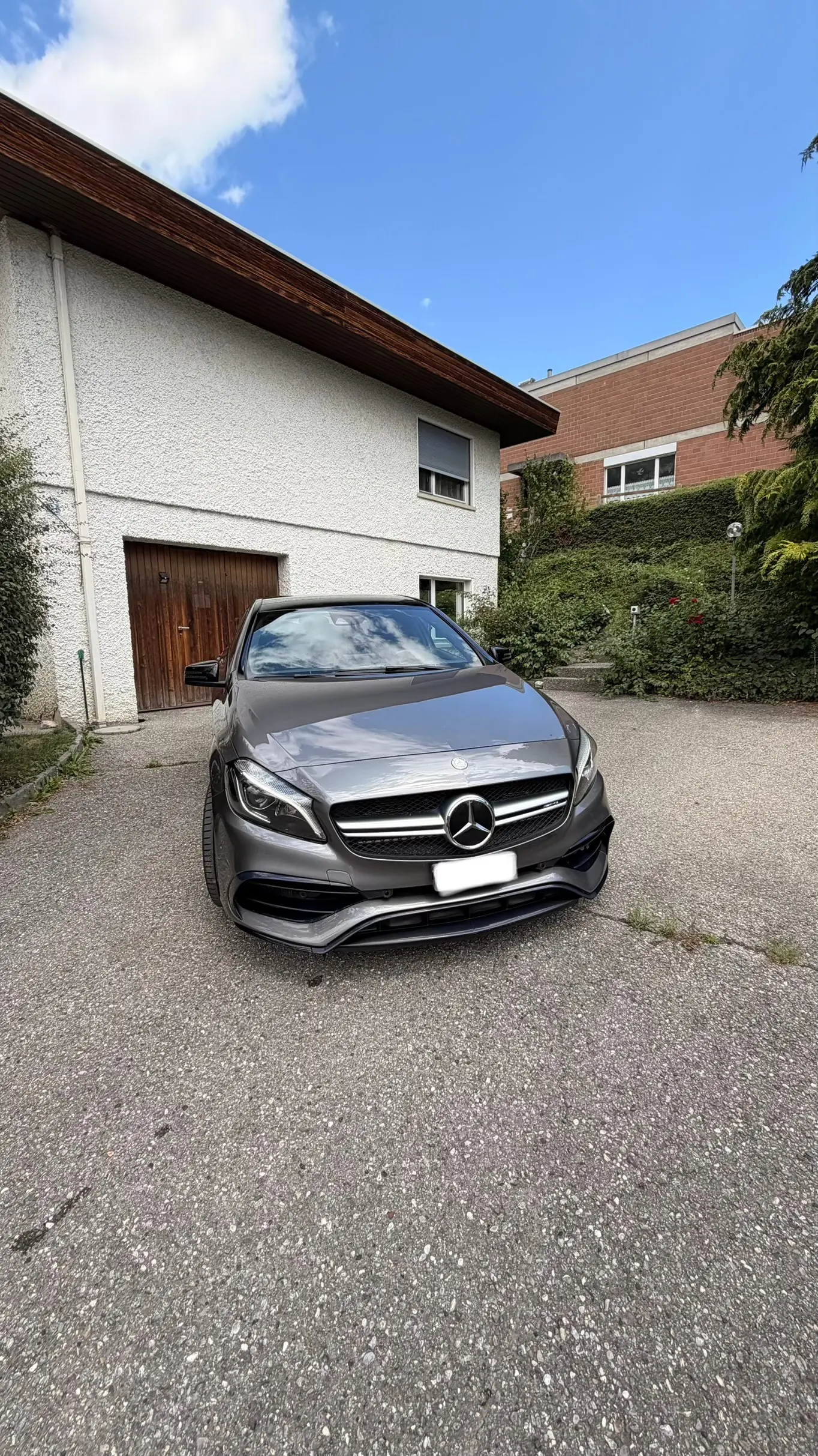 Mercedes-AMG A 45 4MATIC — Berline sportive 381 ch, essence, 190'000 km — Außenansicht