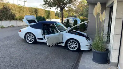 Porsche 911 993 Cabriolet — Icône des années 90, motorisation 3.6L et Aerokit original — Miniatur 9