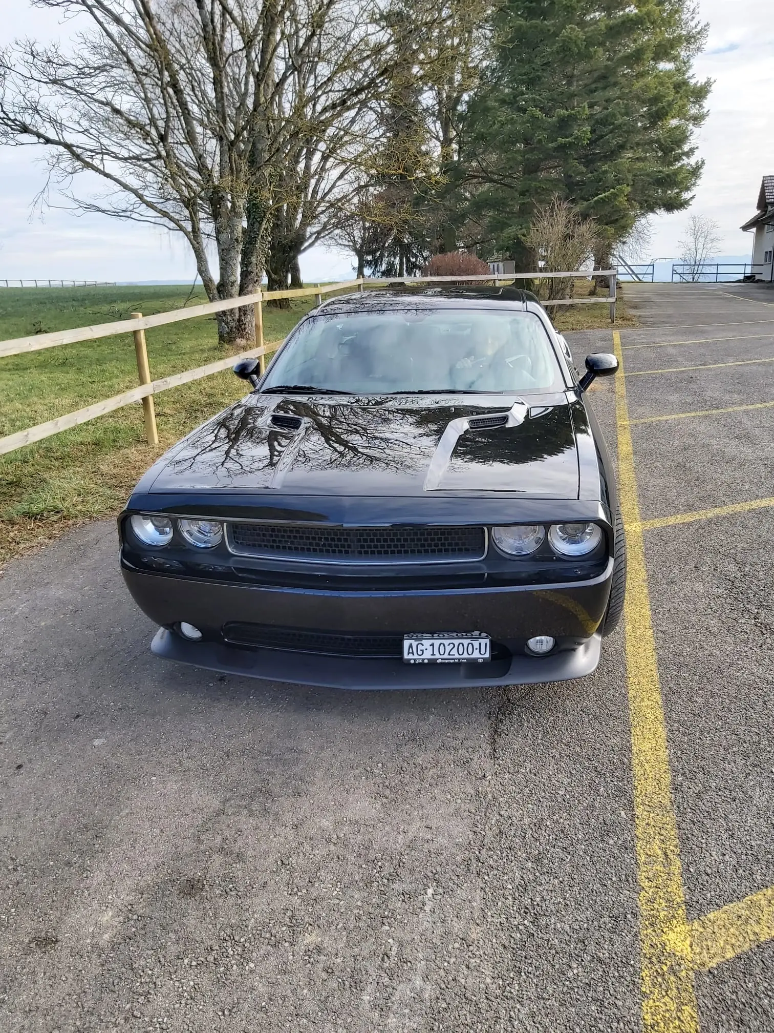 Dodge Challenger 6.1 HEMI SRT8 — Muscle car légendaire, 482 ch purs