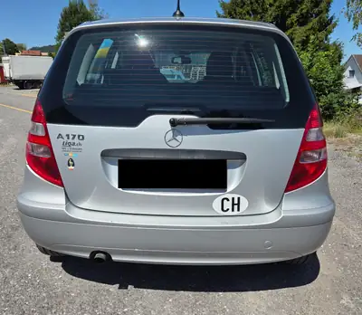Mercedes-Benz Classe A 170 Elegance — Berline compacte fiable, 196'000 km — Innenraum