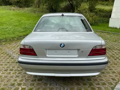 BMW 740i — Berline de prestige, moteur V8 puissant, 200'000 km — cruscotto