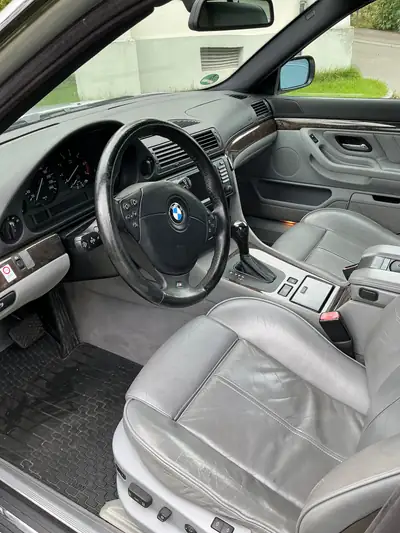 BMW 740i — Berline de prestige, moteur V8 puissant, 200'000 km — Miniatura 7