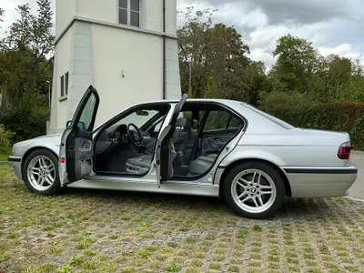 BMW 740i — Berline de prestige, moteur V8 puissant, 200'000 km — Miniatura 14