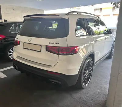 Mercedes-Benz GLB 35 AMG 4matic — SUV compact haute performance, 39 000 km seulement — côté