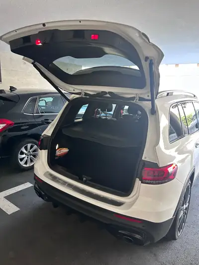 Mercedes-Benz GLB 35 AMG 4matic — SUV compact haute performance, 39 000 km seulement — détail