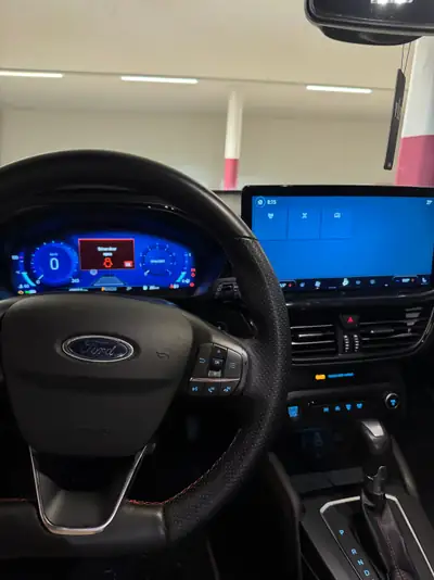 Ford Focus 1.0i EcoBoost Hybrid 155 ST-Line — Compacte hybride légère et économe — Detail