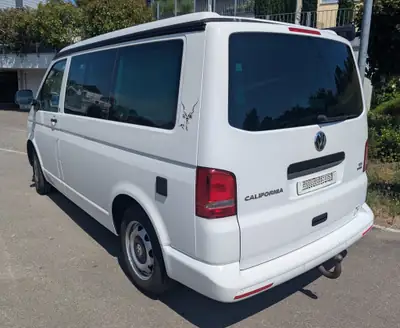 VW T5 2.0 TDI 140 California Beach — Camping-car aménagé, sans sinistre — vista posteriore