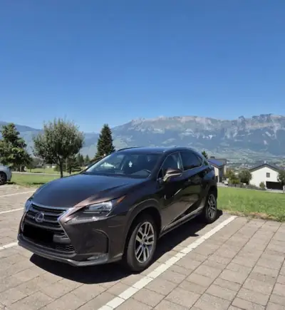 Lexus NX 2015 — SUV compact premium, 193'000 km, moteur essence fiable — vue extérieure