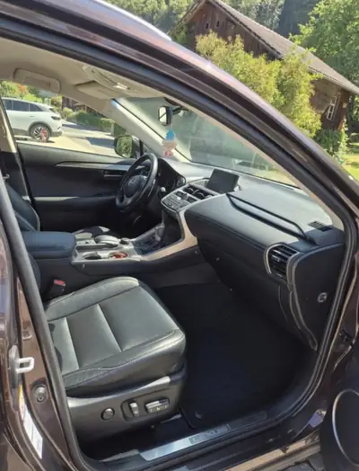 Lexus NX 2015 — SUV compact premium, 193'000 km, moteur essence fiable — détail