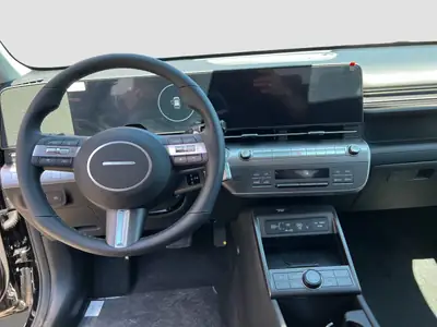 Hyundai Kona HEV Amplia — Hybride compact performant et économe — Miniature 11