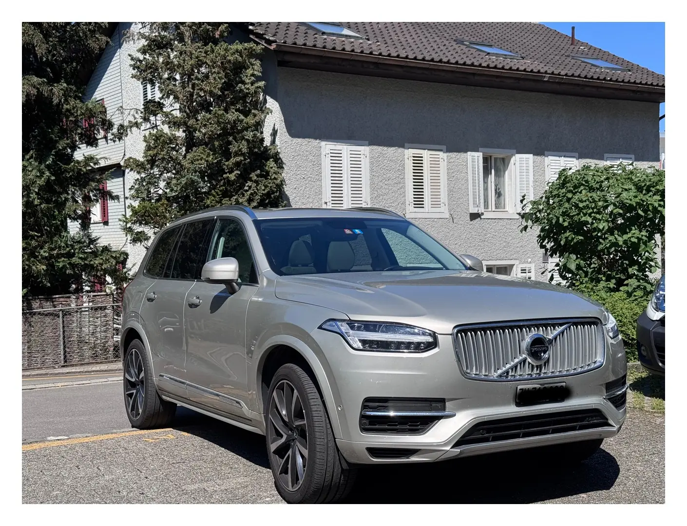 Volvo XC90 T8 Inscription — SUV 7 places hybride rechargeable, 171 000 km — Außenansicht