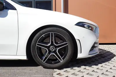 Mercedes-Benz Classe A 250 AMG Line — Sportivité et technologie pour citadin dynamique — tableau de bord
