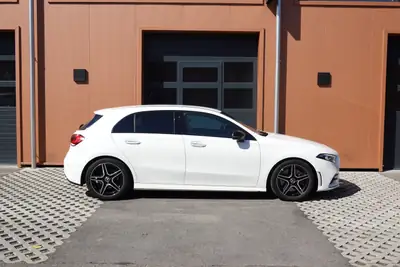 Mercedes-Benz Classe A 250 AMG Line — Sportivité et technologie pour citadin dynamique — intérieur
