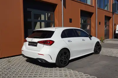 Mercedes-Benz Classe A 250 AMG Line — Sportivité et technologie pour citadin dynamique — Miniature 7