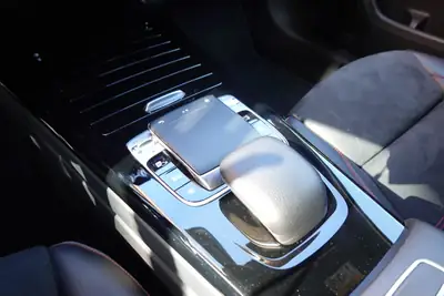 Mercedes-Benz Classe A 250 AMG Line — Sportivité et technologie pour citadin dynamique — Miniature 15