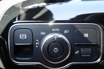 Mercedes-Benz Classe A 250 AMG Line — Sportivité et technologie pour citadin dynamique — Miniature 14
