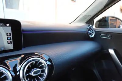 Mercedes-Benz Classe A 250 AMG Line — Sportivité et technologie pour citadin dynamique — Miniature 20