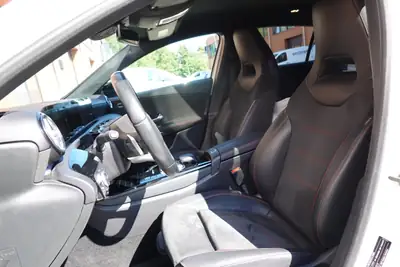 Mercedes-Benz Classe A 250 AMG Line — Sportivité et technologie pour citadin dynamique — Miniature 23