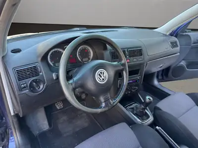 VW Golf 1.6 16V — Berline fiable des années 2000, climatisation, sans accident — Miniature 10