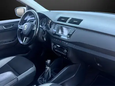 Skoda Fabia 1.2 TSI Ambition — Citadine fiable, révision faite et contrôle technique OK — Miniature 10