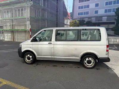 VW T5 — Monospace 9 places, boîte auto, diesel fiable — Seitenansicht