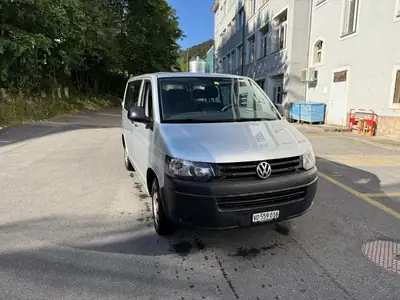 VW T5 — Monospace 9 places, boîte auto, diesel fiable — Außenansicht