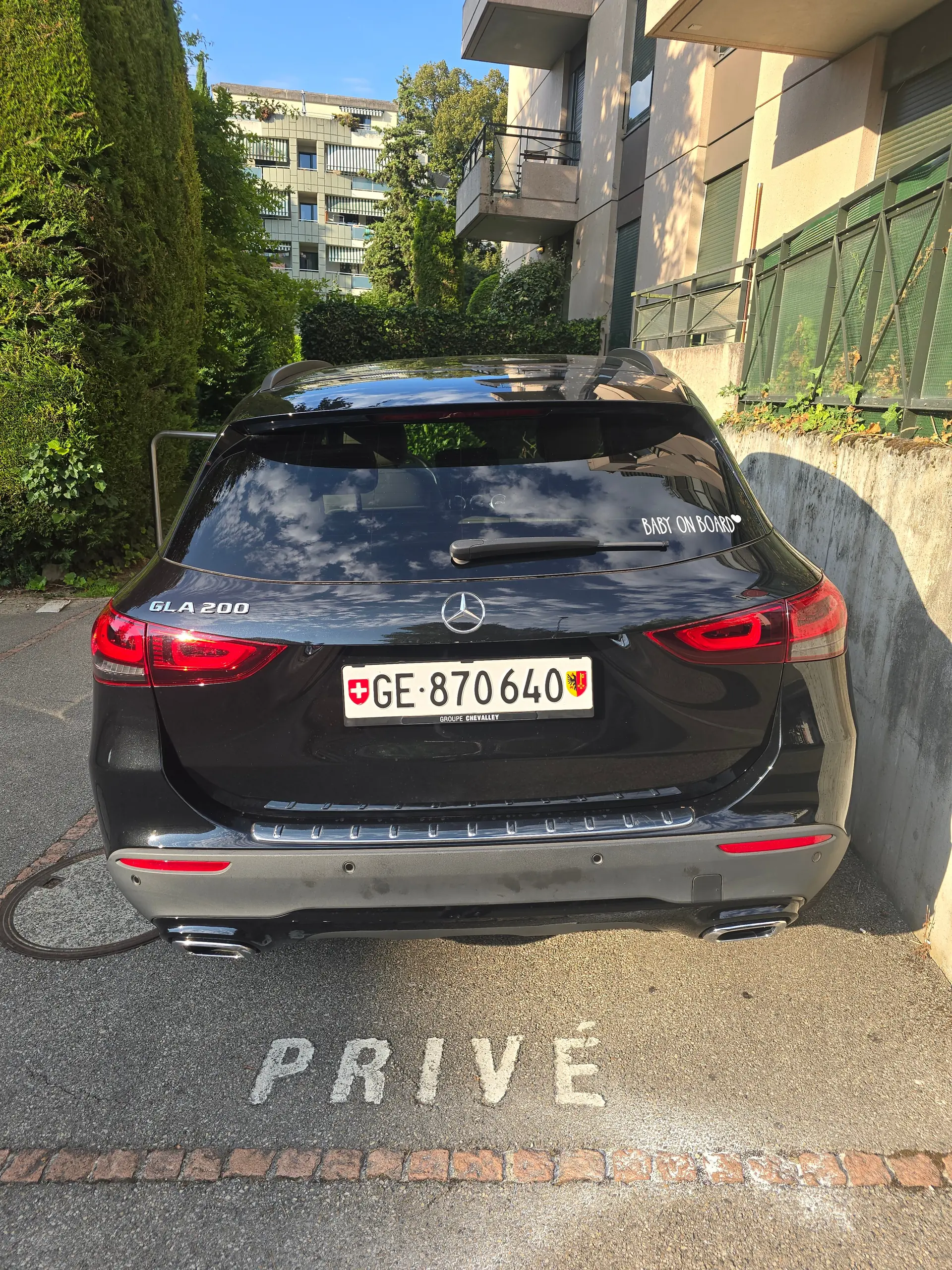 Mercedes-Benz GLA 200 AMG Line — SUV compact premium, 39 800 km seulement
