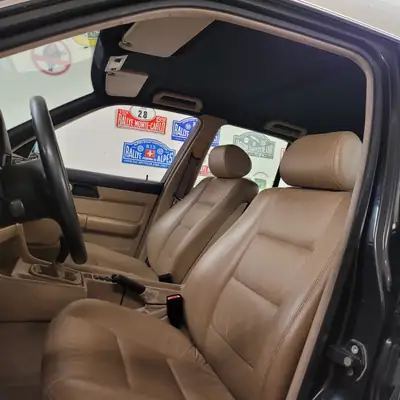 BMW M5 1989 — Berline de prestige, motorisation 315 ch, histoire automobile — intérieur