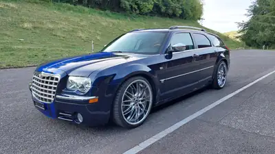 Chrysler 300C 5.7 V8 HEMI — Berline musclée americana, 78'000 km seulement — interni