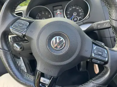 VW Golf 2.0 TSI R — Cabriolet haute performance, sans accident — Armaturenbrett