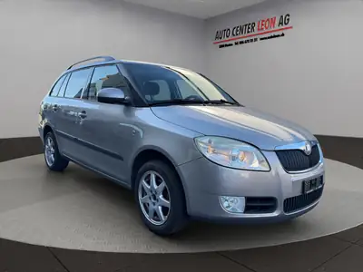 Skoda Fabia 1.6 Ambiente — Break pratique, entretien à jour, sans sinistre — Miniature 8