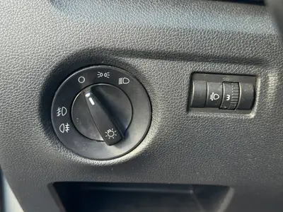 Skoda Fabia 1.6 Ambiente — Break pratique, entretien à jour, sans sinistre — Miniature 21