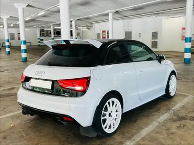 Audi A1 2.0 TFSI Limited Quattro — Performance sportive et traction intégrale — Heckansicht