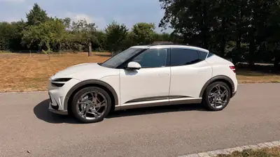 Genesis GV60 Dual Motor Sport AWD — SUV électrique haute performance, 27 500 km — Außenansicht