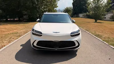 Genesis GV60 Dual Motor Sport AWD — SUV électrique haute performance, 27 500 km — Detail
