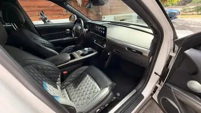 Genesis GV60 Dual Motor Sport AWD — SUV électrique haute performance, 27 500 km — Miniatur 16