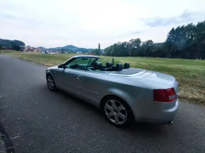 Audi S4 Cabriolet 4.2 V8 Quattro — Roadster sportif des années 2000, état impeccable — vista posteriore