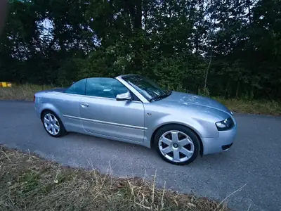 Audi S4 Cabriolet 4.2 V8 Quattro — Roadster sportif des années 2000, état impeccable — dettaglio