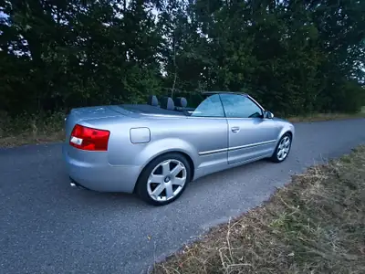 Audi S4 Cabriolet 4.2 V8 Quattro — Roadster sportif des années 2000, état impeccable — cruscotto