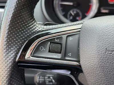 Skoda Octavia Combi 1.6 TDI — Monospace diesel fiable, équipé et sans sinistre — Miniature 24