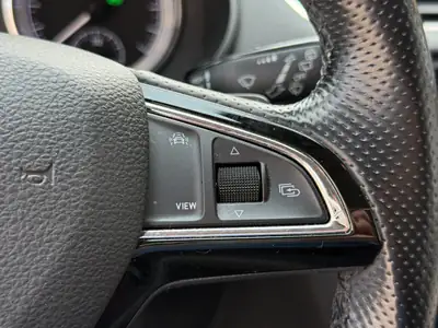 Skoda Octavia Combi 1.6 TDI — Monospace diesel fiable, équipé et sans sinistre — Miniature 25