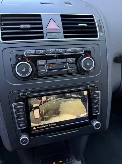 VW Touran 1.4 TSI Comfortline — Monospace familial 7 places, entretien AMAG complet — Miniature 11
