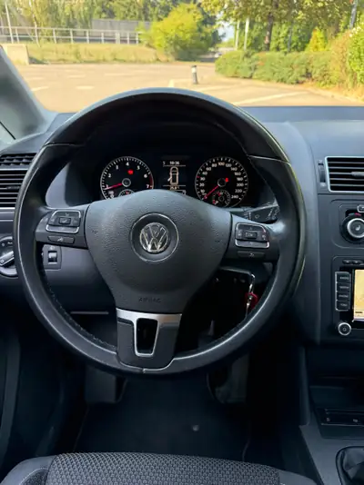 VW Touran 1.4 TSI Comfortline — Monospace familial 7 places, entretien AMAG complet — Miniature 13