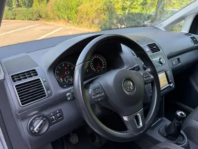VW Touran 1.4 TSI Comfortline — Monospace familial 7 places, entretien AMAG complet — Miniature 17