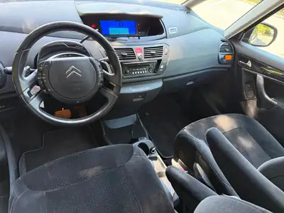 Citroën Grand C4 Picasso 2.0 HDI — Monospace 7 places fiable, diesel économique — Miniature 9