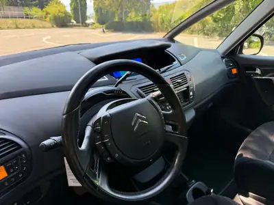 Citroën Grand C4 Picasso 2.0 HDI — Monospace 7 places fiable, diesel économique — Miniature 12