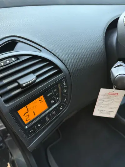 Citroën Grand C4 Picasso 2.0 HDI — Monospace 7 places fiable, diesel économique — Miniature 17