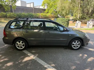 Toyota Corolla Wagon 1.6 Linea Sol — Familiale robuste, moteur fiable et entretien suivi — arrière